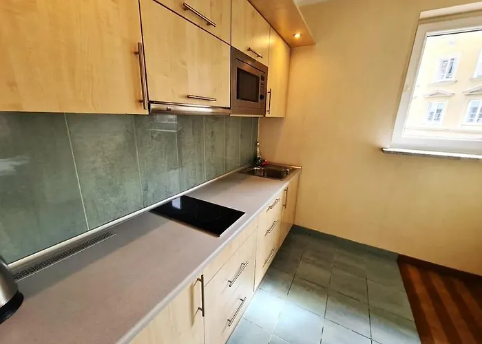 Fantastic Waw - Z6 Room - 702B